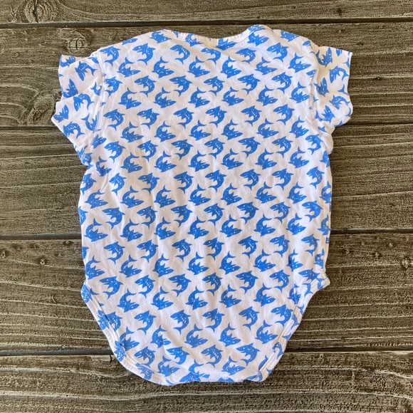 Baby Unisex Short Sleeve Shark Print Onesie Pocket - Picture 3 of 4